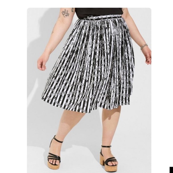Torrid NWT Warner Bros Beetlejuice Midi Challis Skater Skirt - Picture 1 of 6
